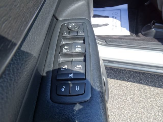 Used 2017 Jeep Grand Cherokee Laredo w/ Quick Order Package 23E AWD/4WD image 13