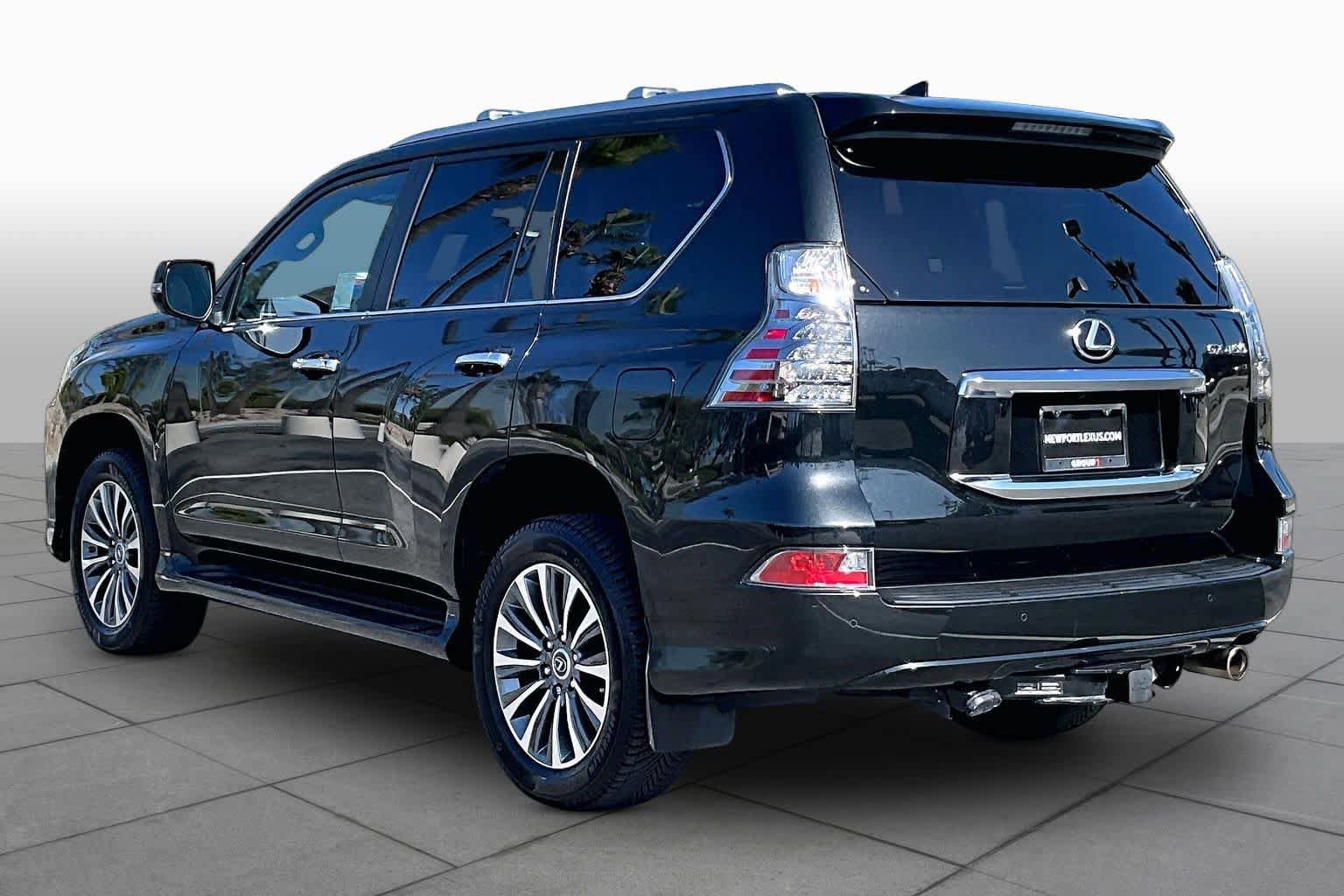 Used 2023 Lexus GX 460 Luxury w/ Accessory Package AWD/4WD image 11