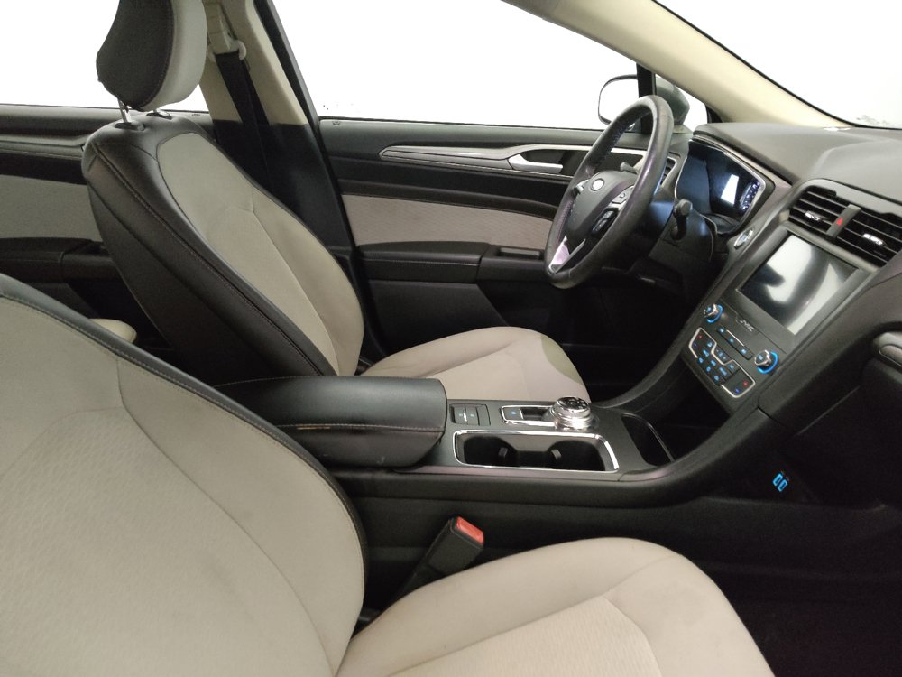 Used 2020 Ford Fusion SE w/ Equipment Group 151A FWD image 21