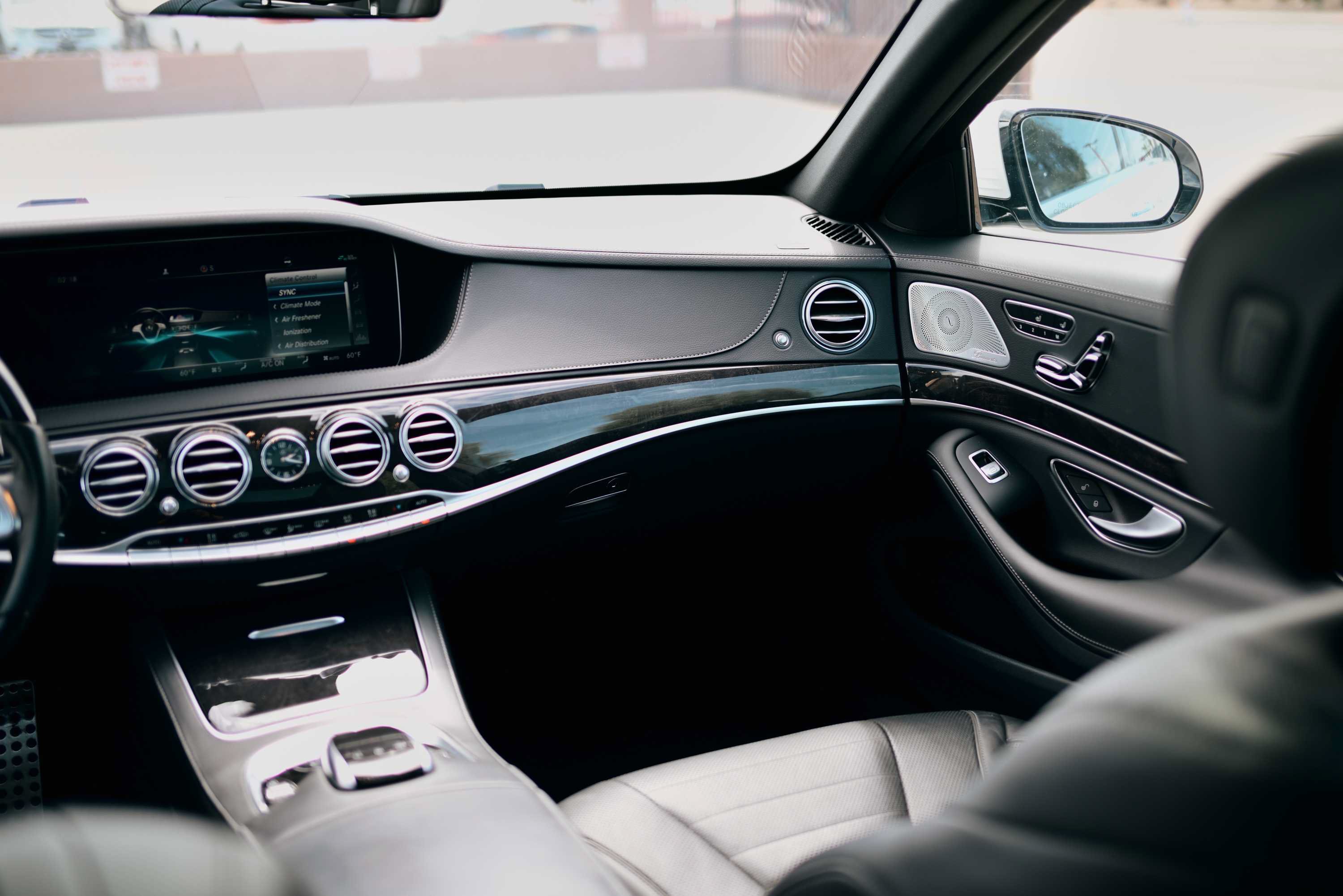 Used 2019 Mercedes-Benz S 560 Sedan w/ AMG Line Exterior image 9
