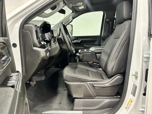 Used 2024 Chevrolet Silverado 2500 LT AWD/4WD image 16