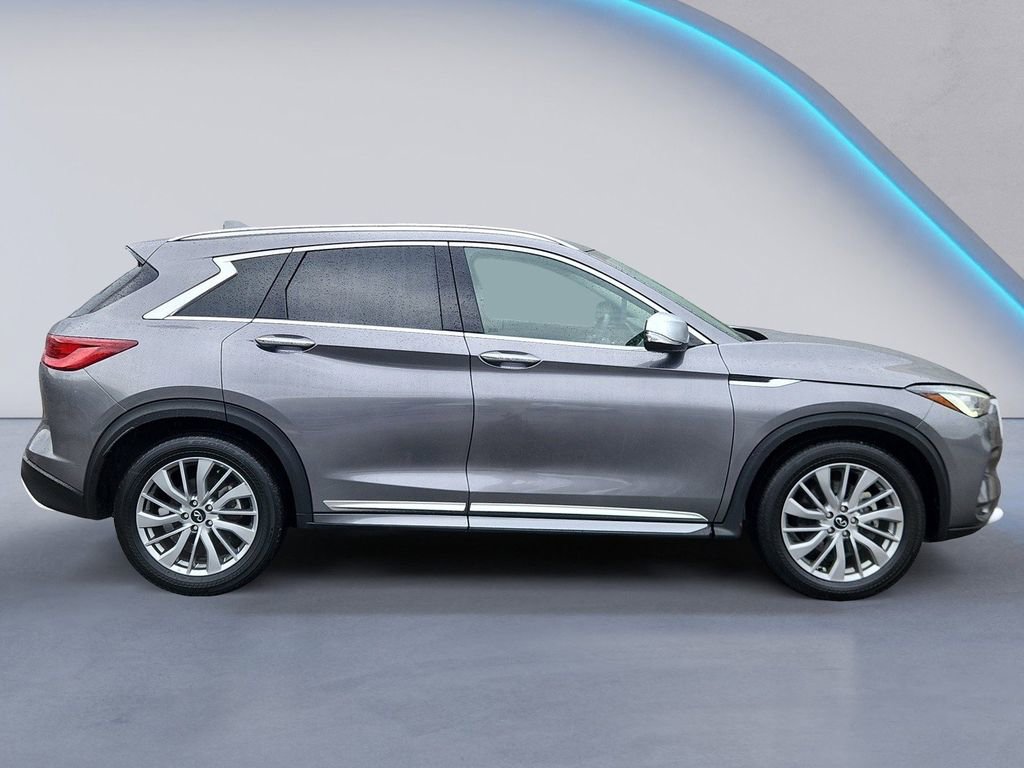 Used 2025 INFINITI QX50 Luxe w/ Accent Package image 3