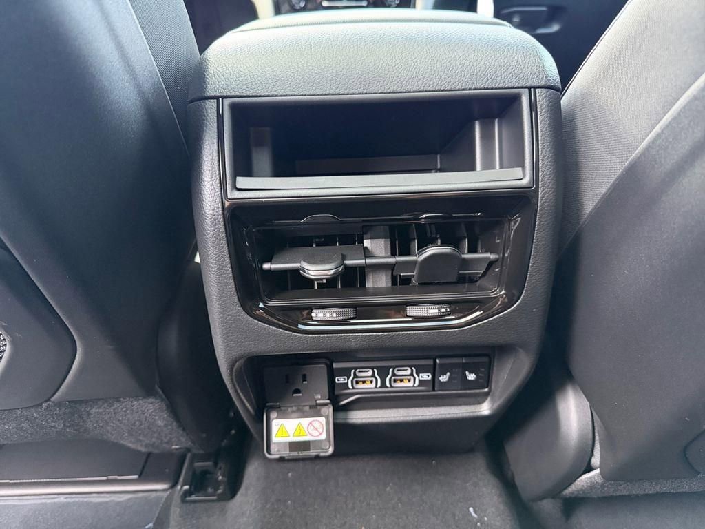 New 2025 Jeep Grand Cherokee Limited w/ MOPAR Finishing Package image 30