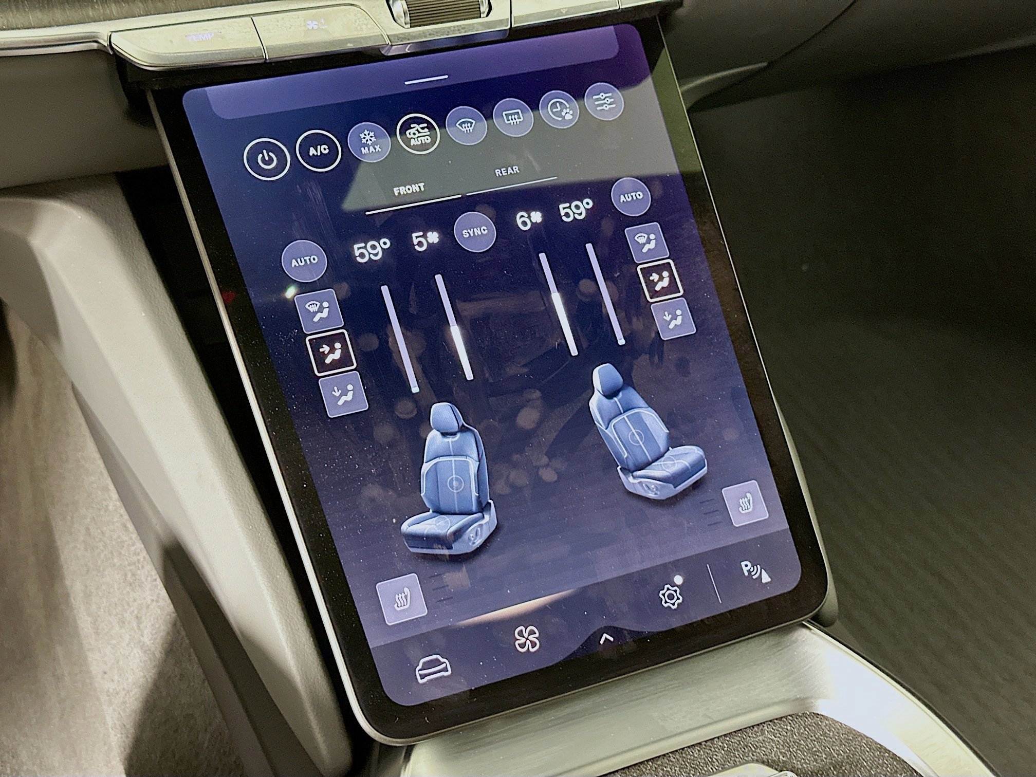 Used 2024 Lucid Air Pure RWD image 23