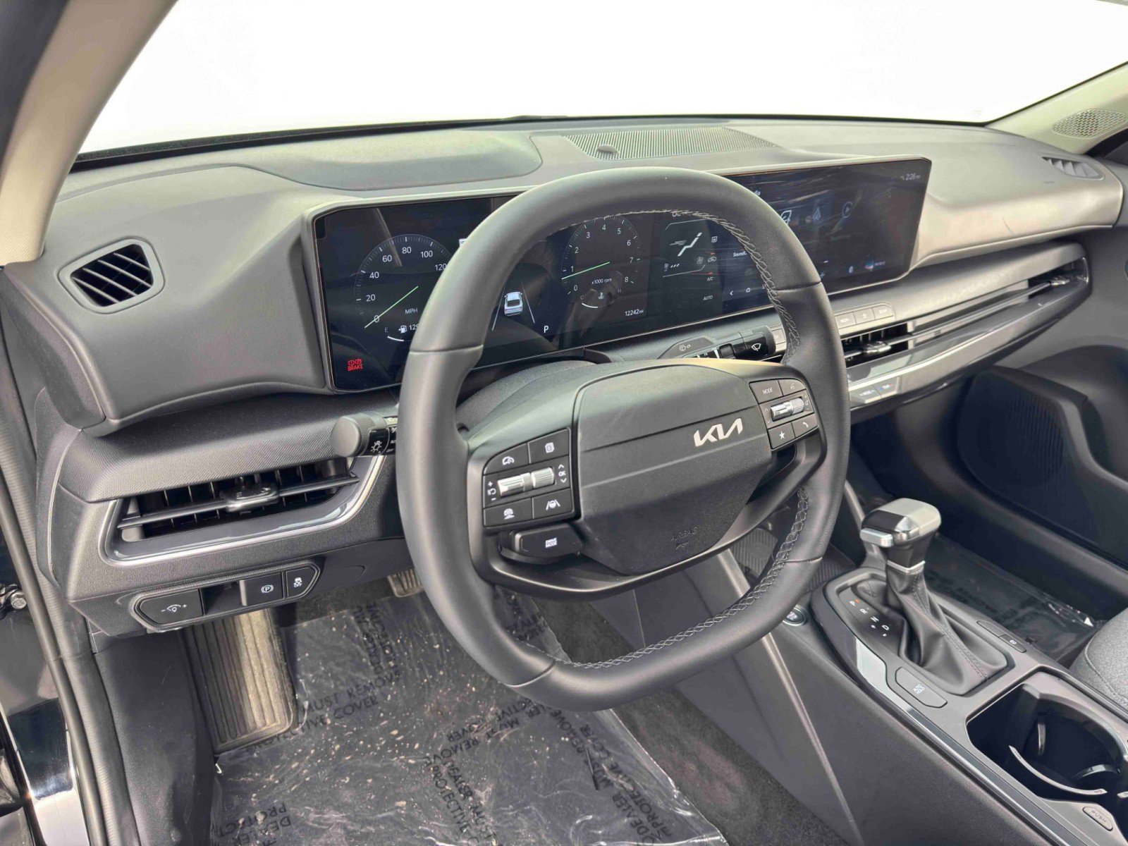 Used 2025 Kia K4 EX image 12