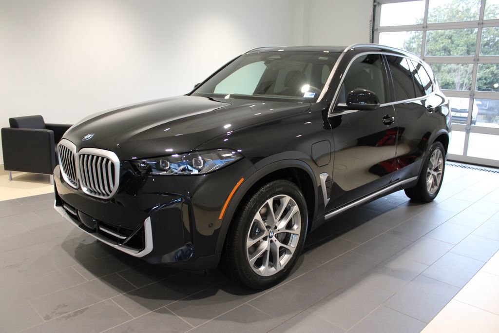 New 2026 BMW X5 xDrive50e w/ Climate Comfort Package image 11