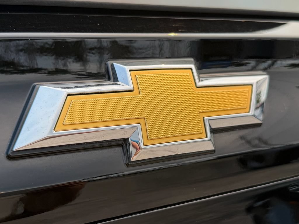 Used 2025 Chevrolet Suburban Premier AWD/4WD image 10