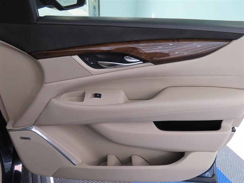 Used 2020 Cadillac Escalade Premium Luxury RWD image 43