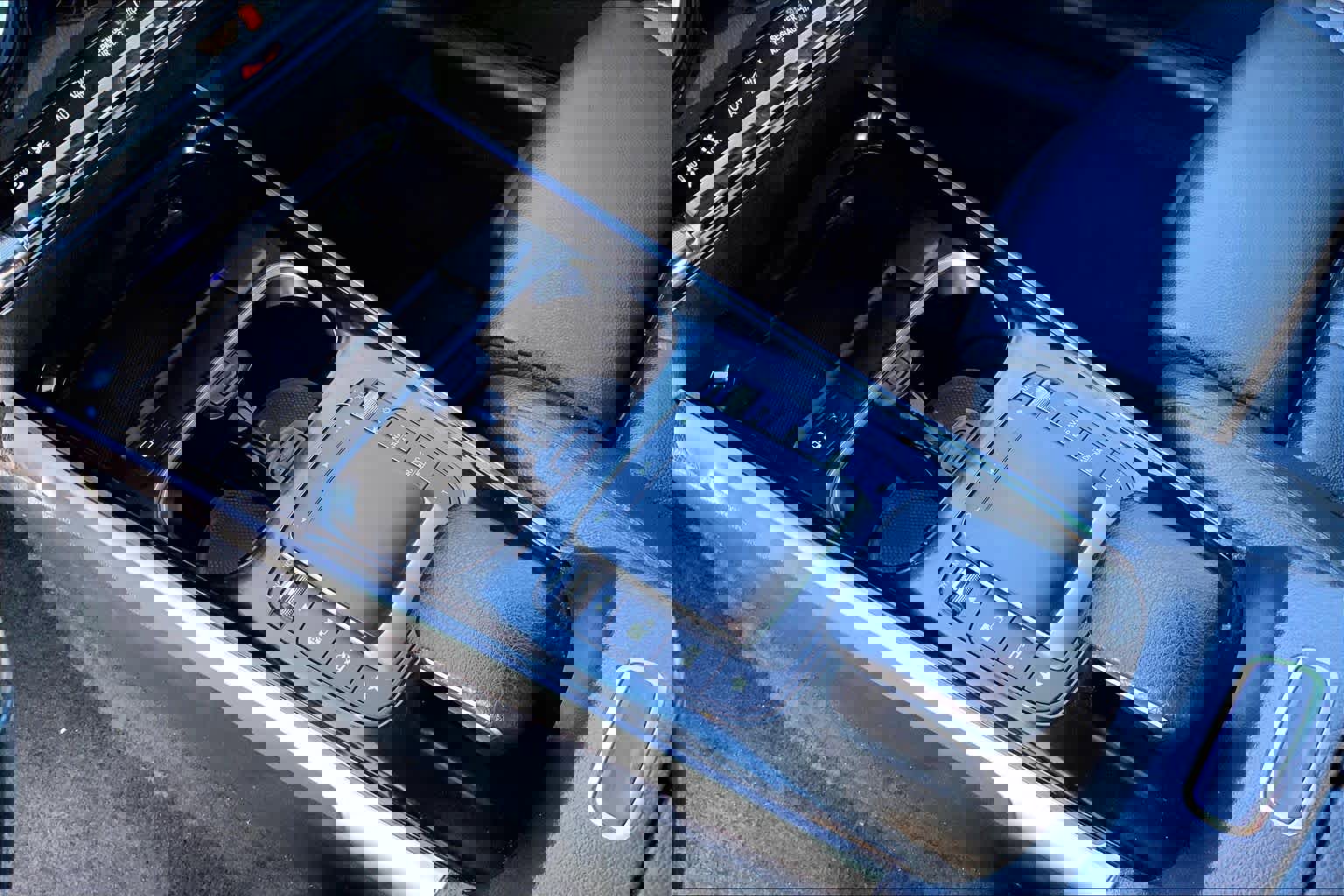 Used 2022 Mercedes-Benz GLB 250 w/ Premium Package Lite image 15