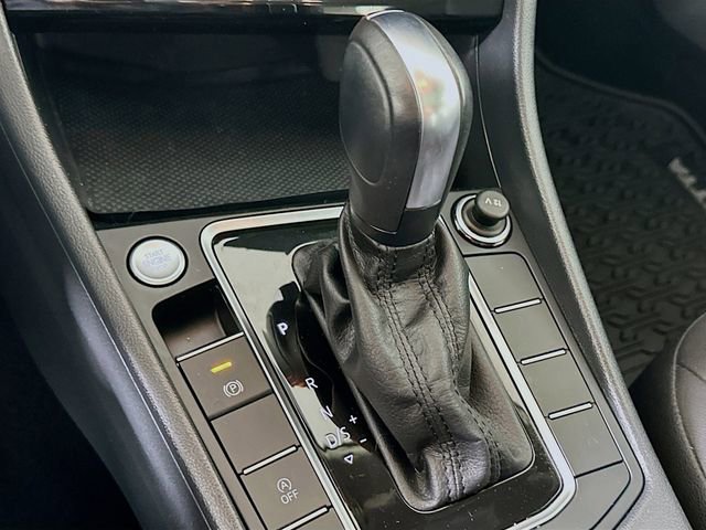 Used 2020 Volkswagen Jetta SE w/ SE Cold Weather Package image 17