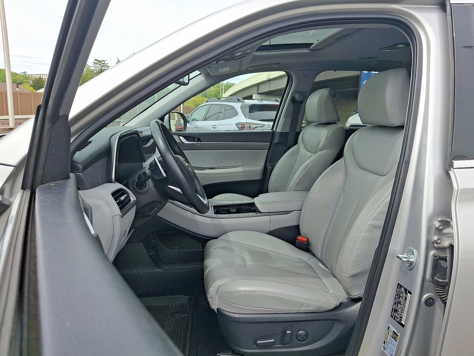 Used 2022 Hyundai Palisade SEL w/ 8P Bench Seat Package AWD/4WD image 14