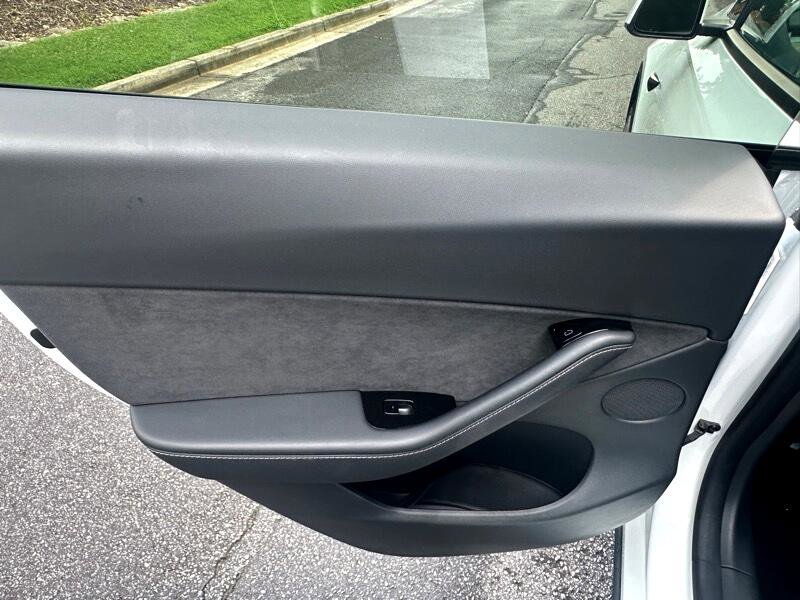 Used 2021 Tesla Model Y Long Range image 45