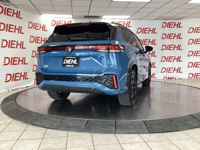 Used 2025 Volkswagen Tiguan SE R-Line AWD/4WD image 7