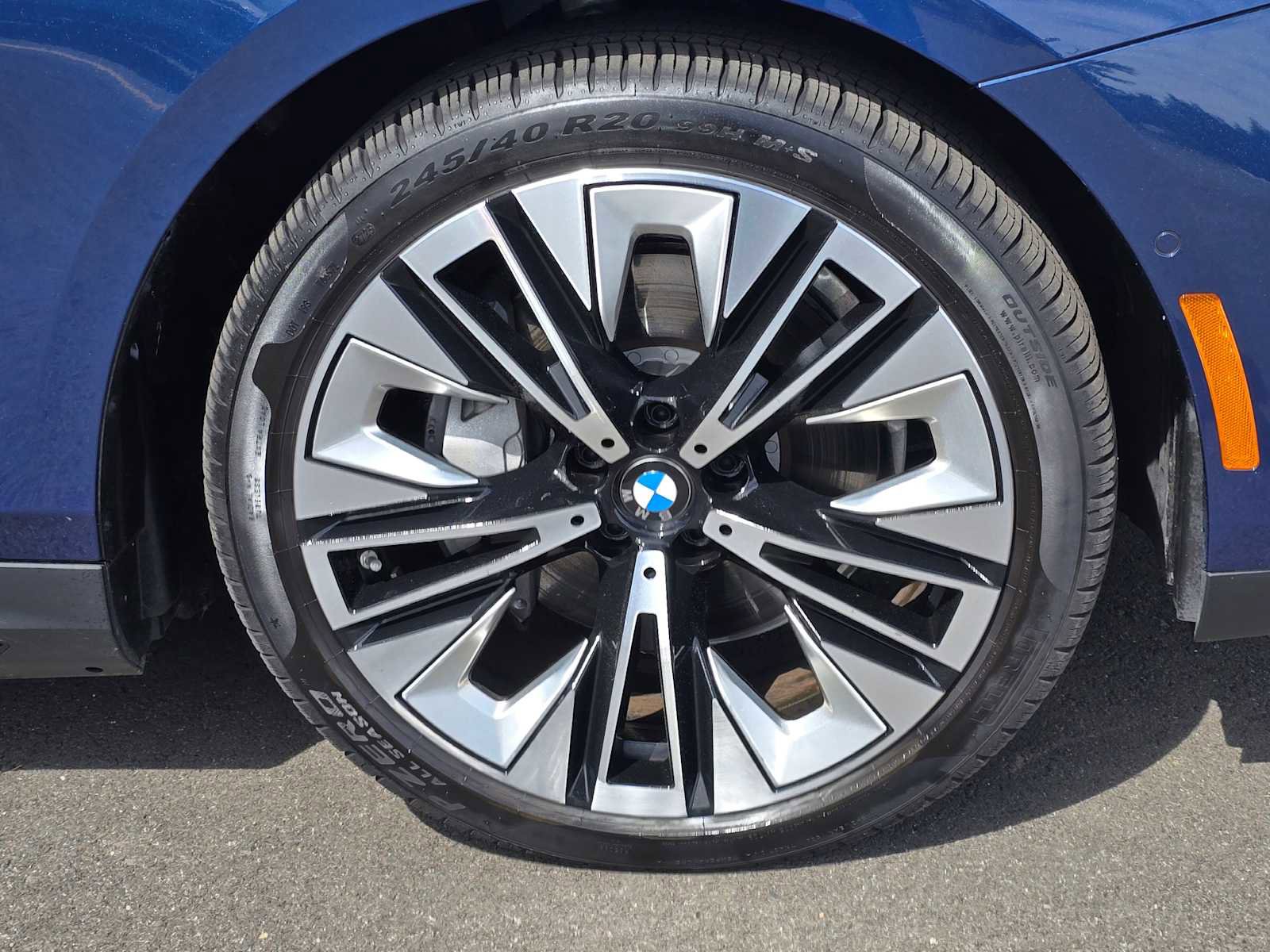 Used 2026 BMW i5 eDrive40 AWD/4WD image 9