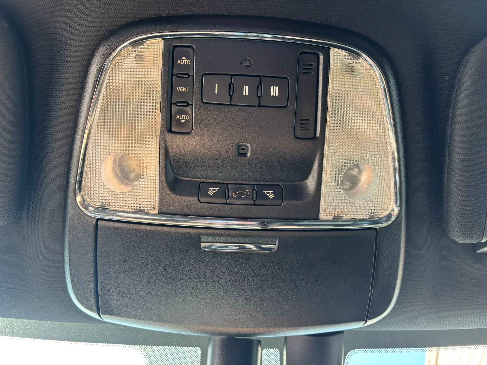 Used 2017 Jeep Grand Cherokee Altitude AWD/4WD image 24