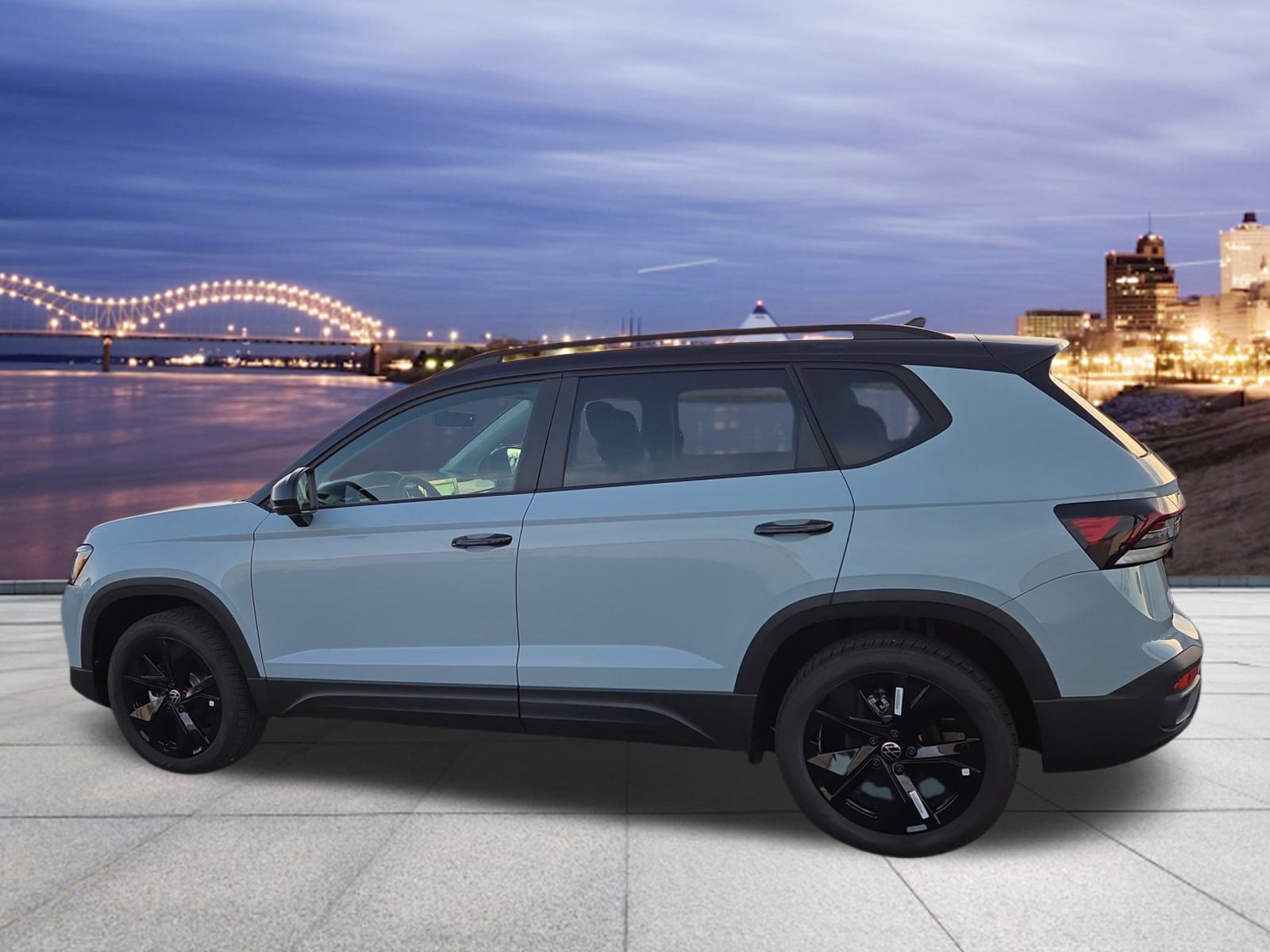 New 2026 Volkswagen Taos SE image 3