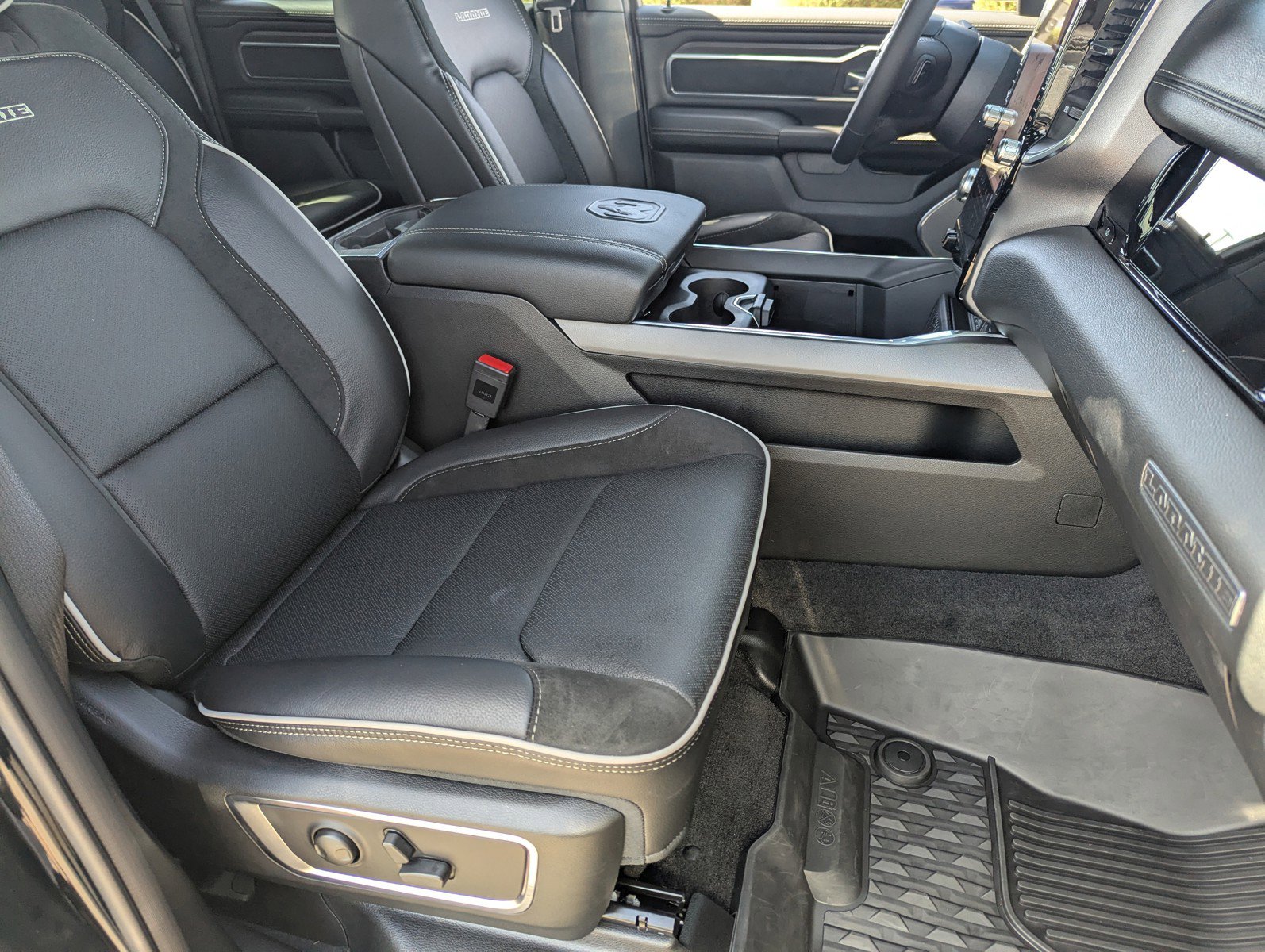 Used 2026 RAM 1500 Laramie w/ Night Edition image 10