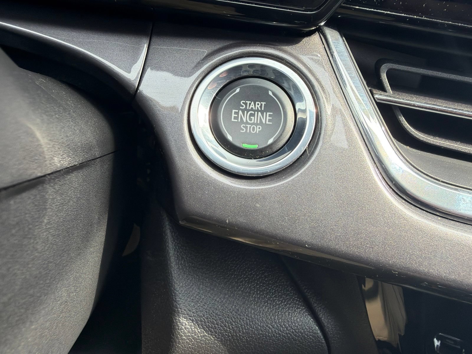 Used 2026 Chevrolet Trax ACTIV w/ Sunroof Package FWD image 17