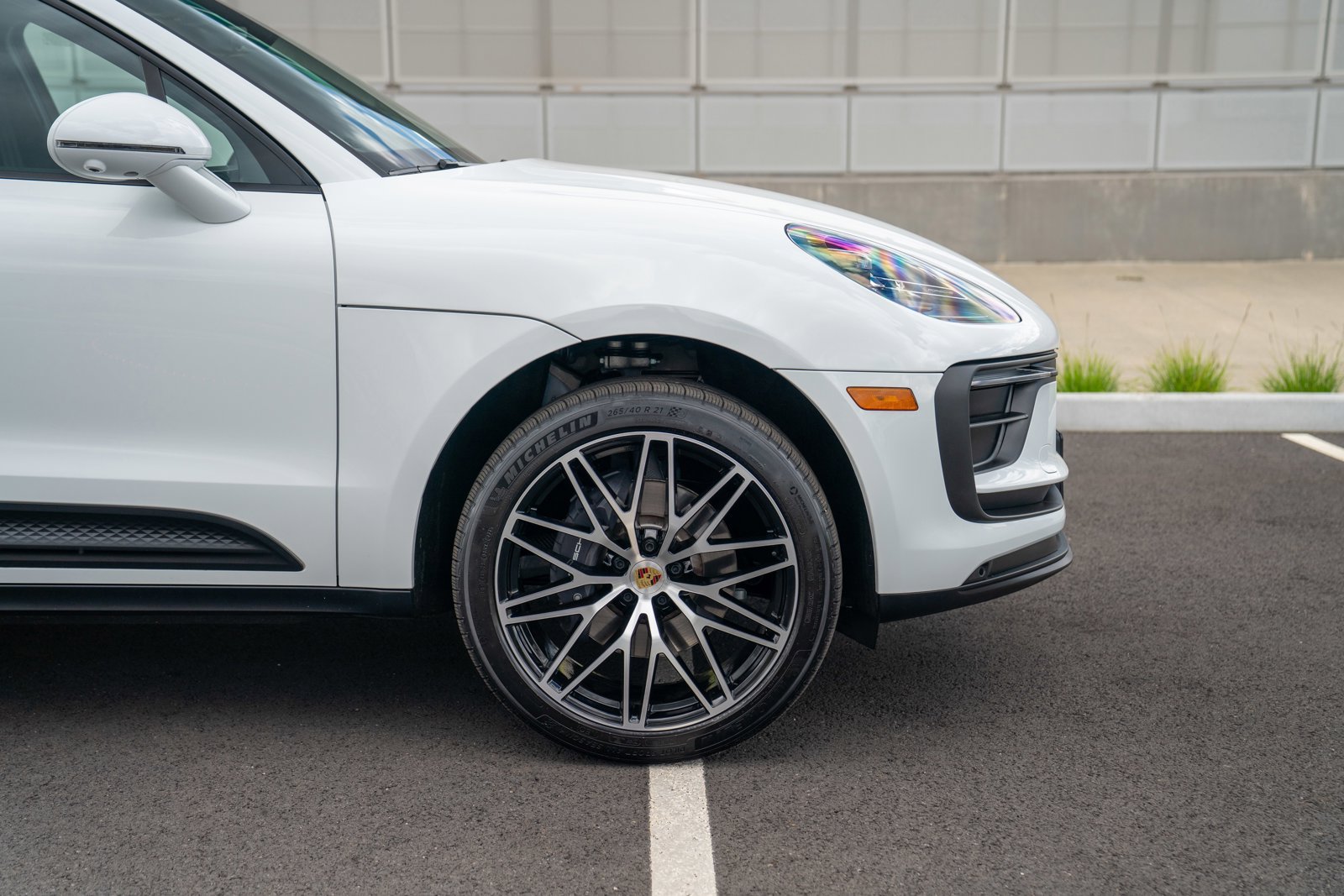 Certified 2026 Porsche Macan AWD/4WD image 9