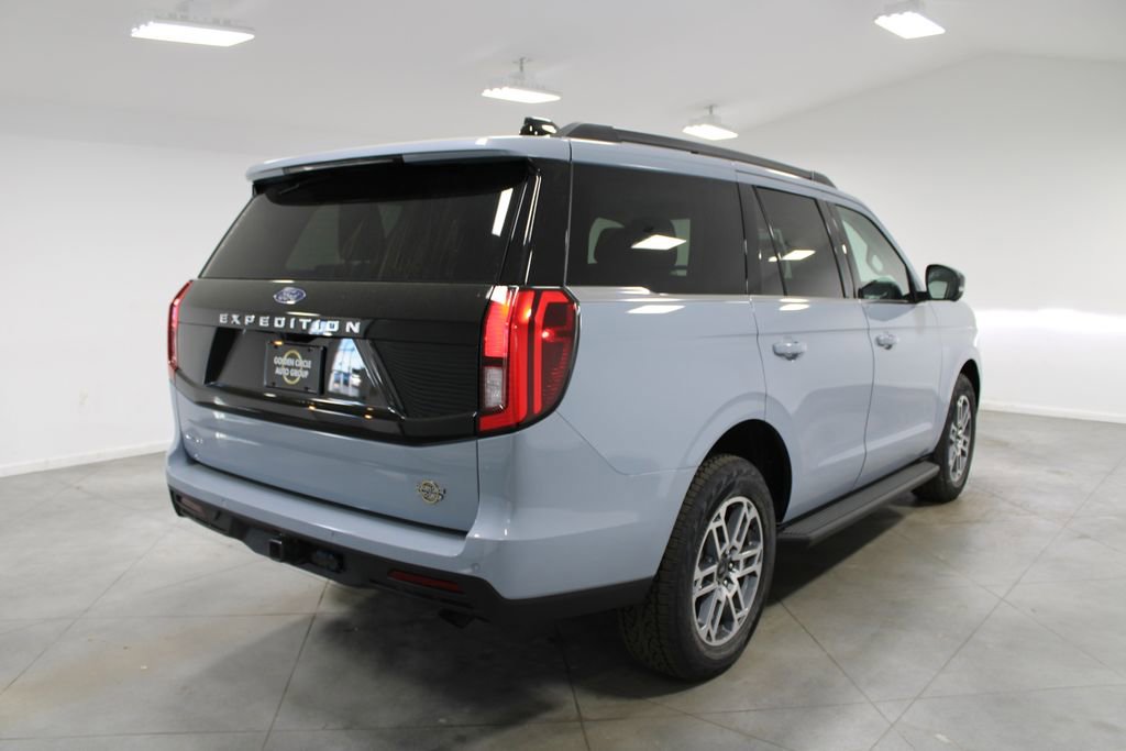 New 2026 Ford Expedition Active image 8