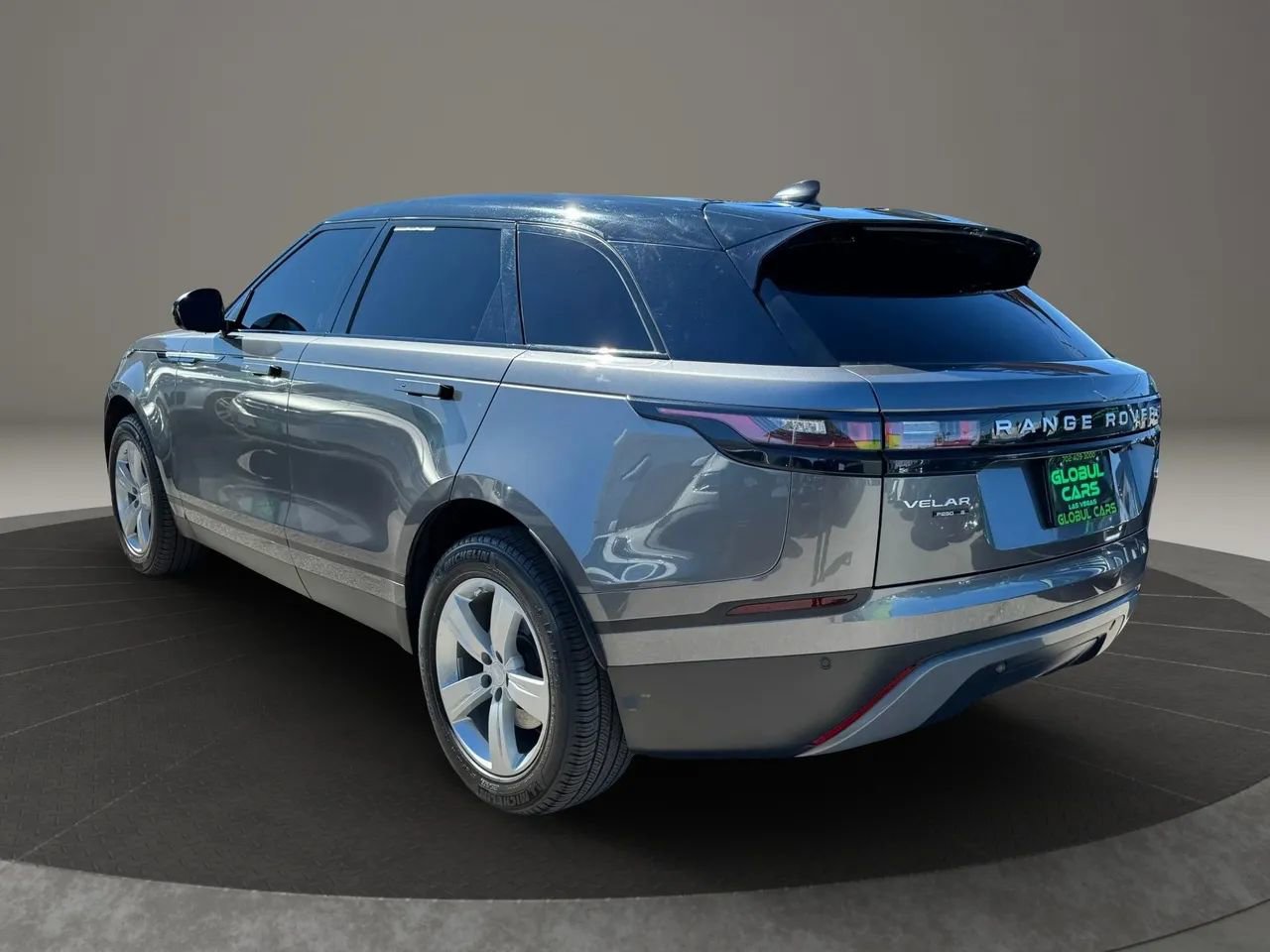 Used 2018 Land Rover Range Rover Velar S image 6