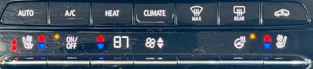 Used 2022 Chevrolet Bolt EUV LT w/ Convenience Package image 26