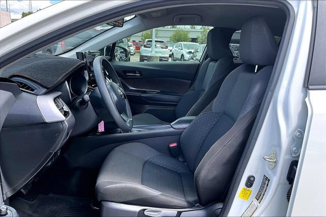 Used 2021 Toyota C-HR LE FWD image 18