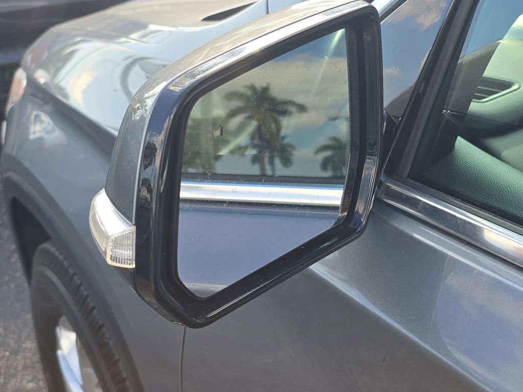 Used 2018 Chevrolet Traverse LT image 12