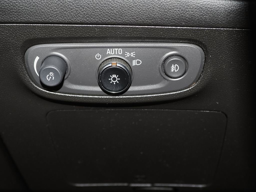 Certified 2022 Buick Encore GX Essence w/ Experience Buick Package image 32