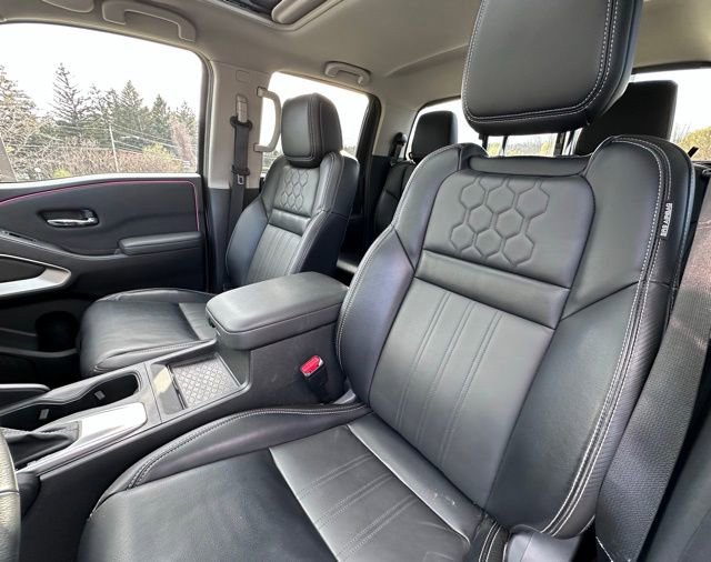 Used 2024 Nissan Frontier SL w/ Technology Package AWD/4WD image 12