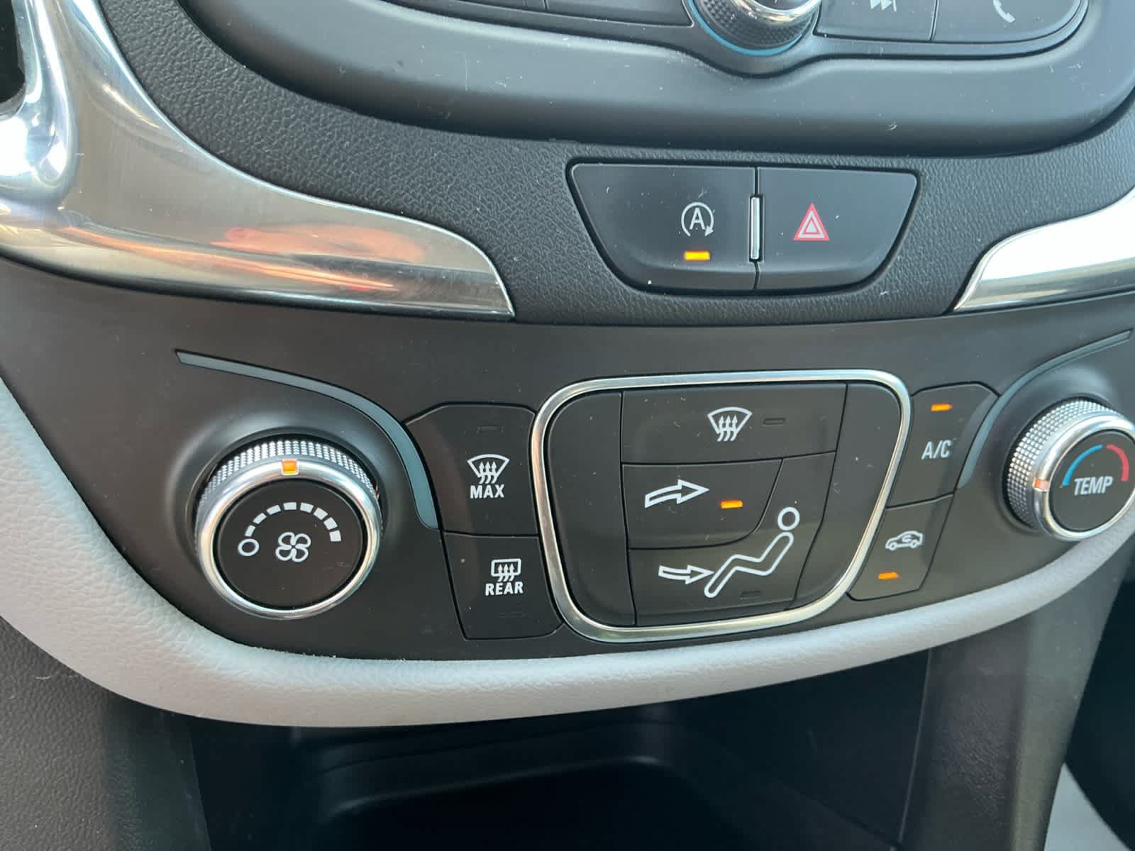 Used 2022 Chevrolet Equinox LS AWD/4WD image 18