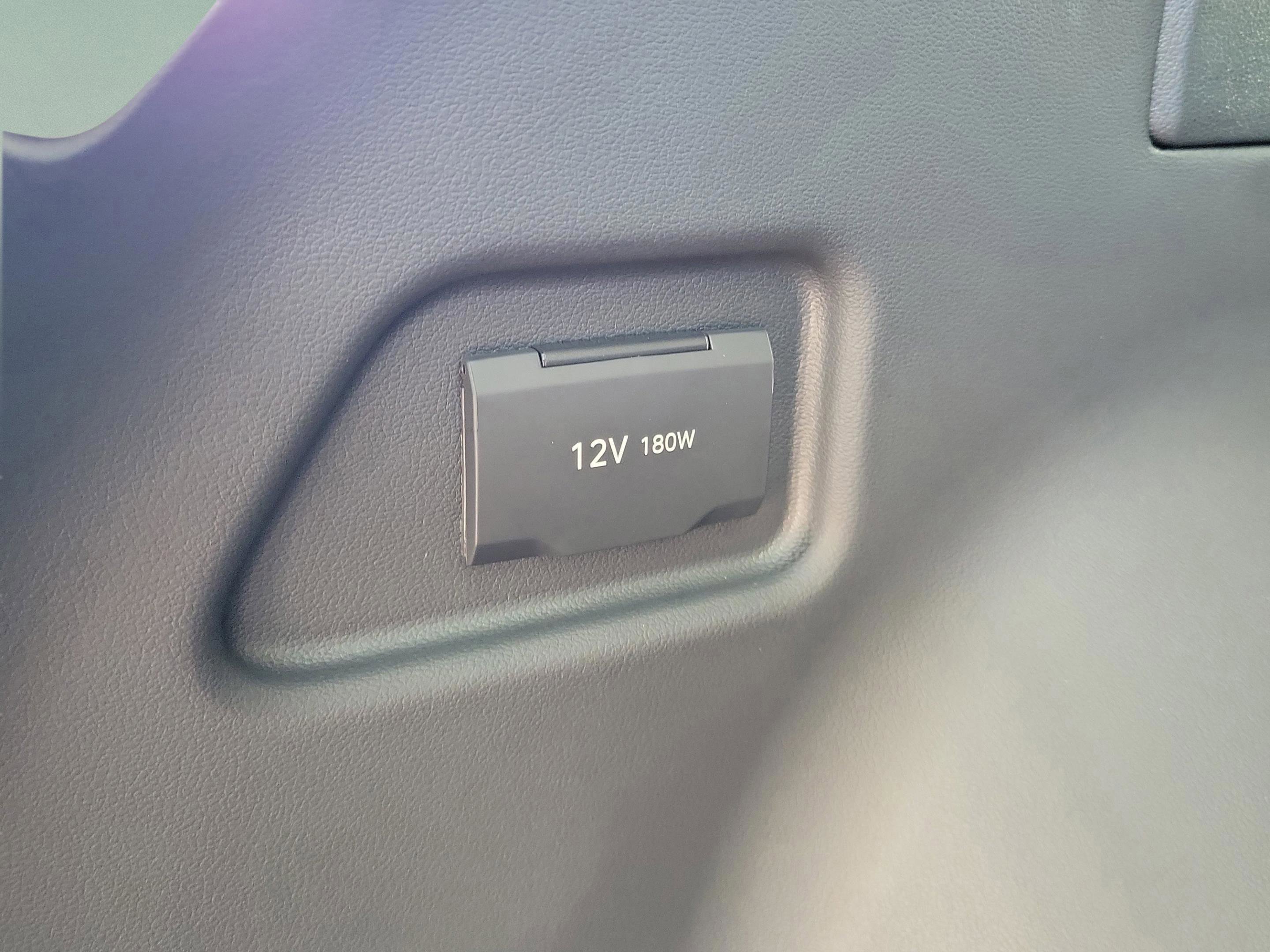 New 2026 Hyundai Tucson Blue SE image 25