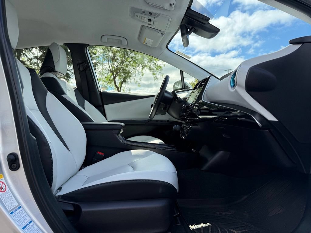 Used 2020 Toyota Prius XLE w/ Advanced Technology Package AWD/4WD image 20