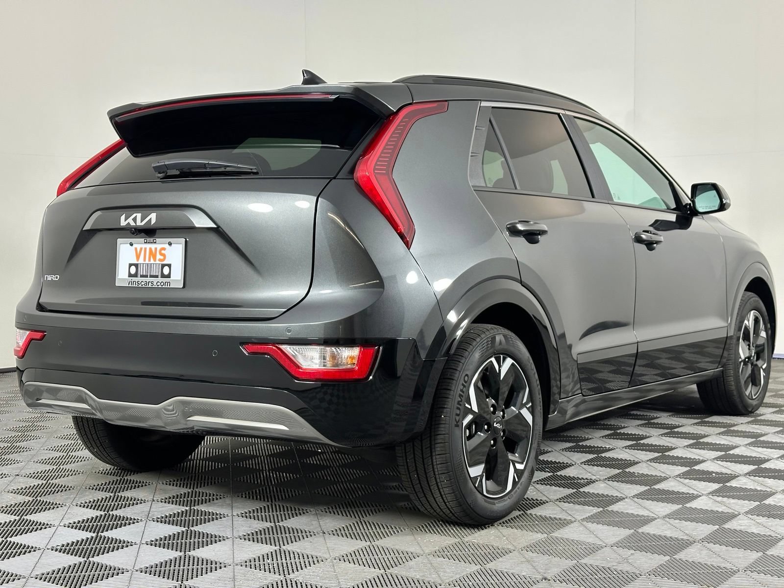 Used 2025 Kia Niro Wind w/ Wind Preserve Package FWD image 4
