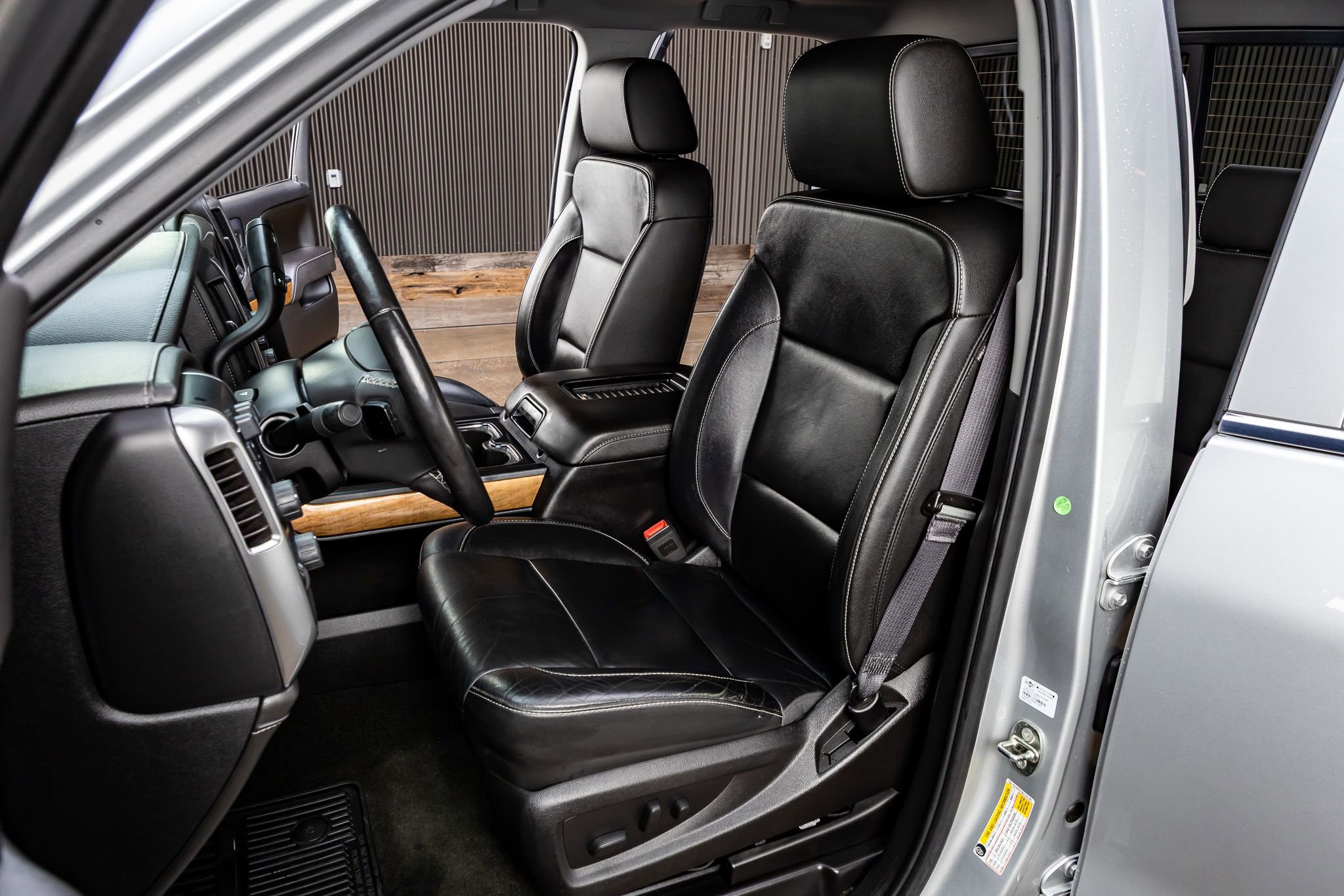 Used 2017 Chevrolet Silverado 1500 LTZ w/ Sport Package AWD/4WD image 28