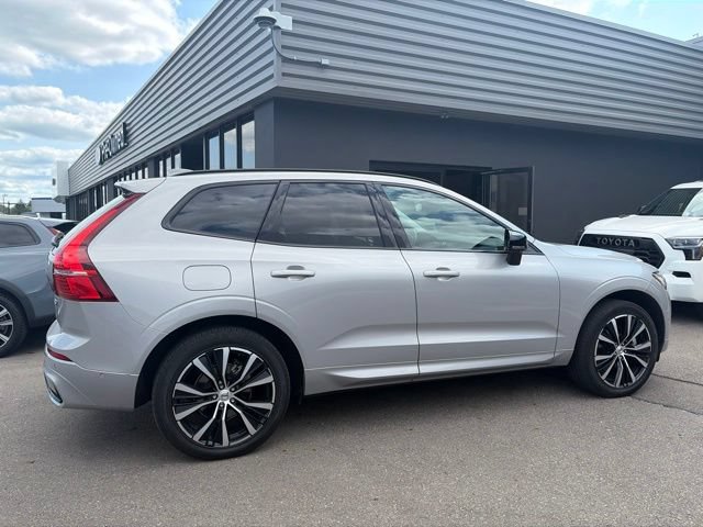 Used 2024 Volvo XC60 B5 Plus w/ Climate Package AWD/4WD image 3
