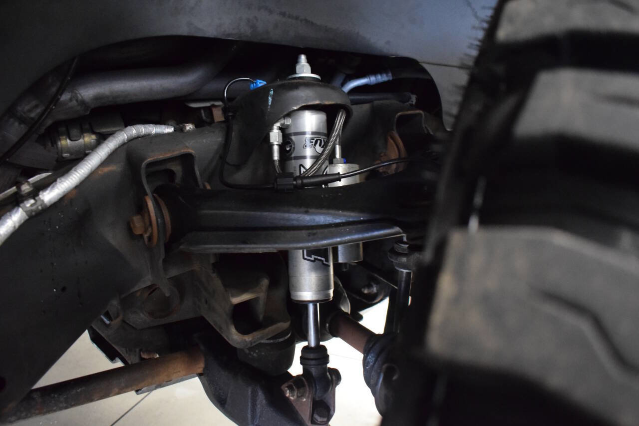 Used 2003 HUMMER H2 w/ Preferred Equipment Group image 26