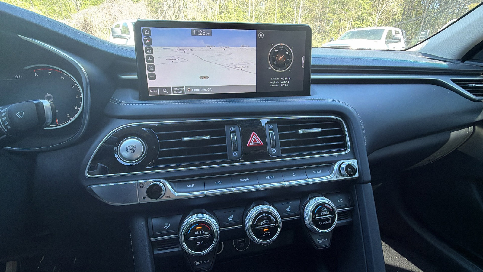 Used 2022 Genesis G70 2.0T image 32