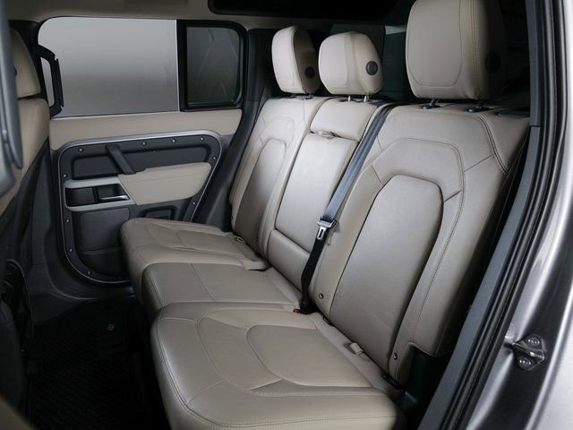 Used 2023 Land Rover Defender 110 SE image 13