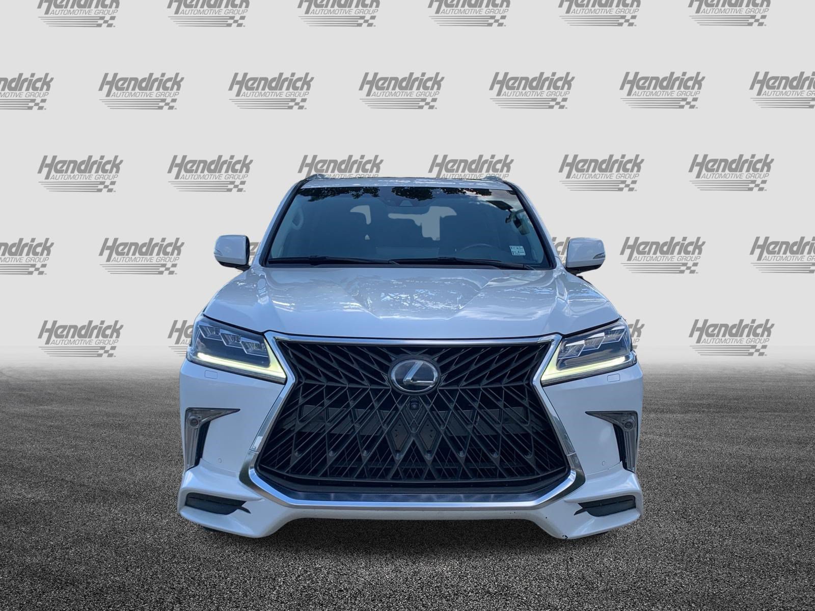 Used 2019 Lexus LX 570 4WD w/ Luxury Package image 3