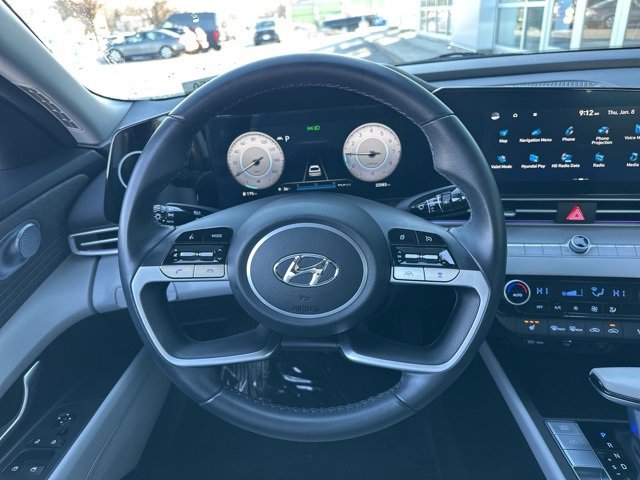 Used 2023 Hyundai Elantra Limited image 21