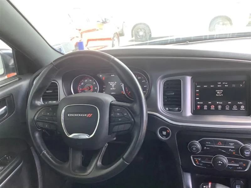Used 2019 Dodge Charger SXT RWD image 13