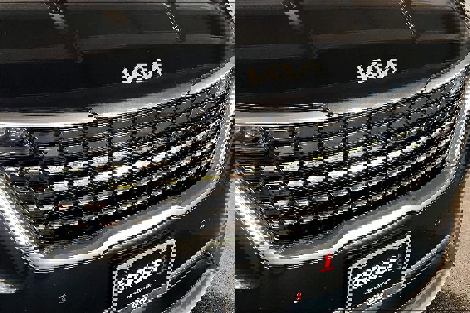 Used 2022 Kia Carnival SX Prestige image 29