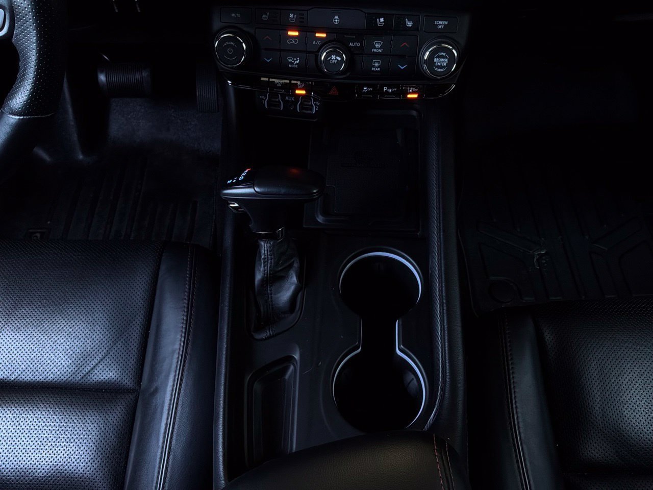 Used 2021 Dodge Durango R/T w/ Technology Group RWD image 21