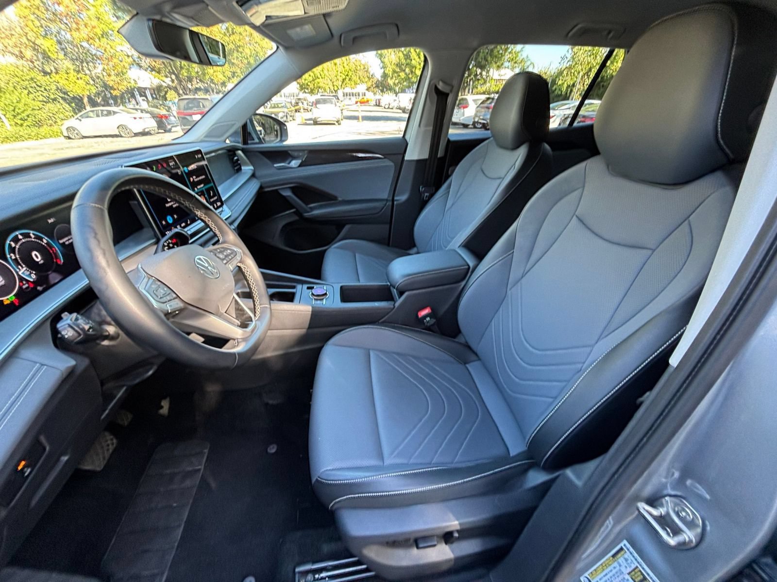 Used 2026 Volkswagen Tiguan SE AWD/4WD image 28