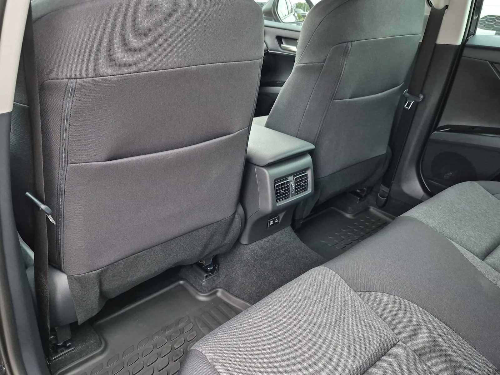 Used 2025 Toyota Camry LE w/ Convenience Package FWD image 17