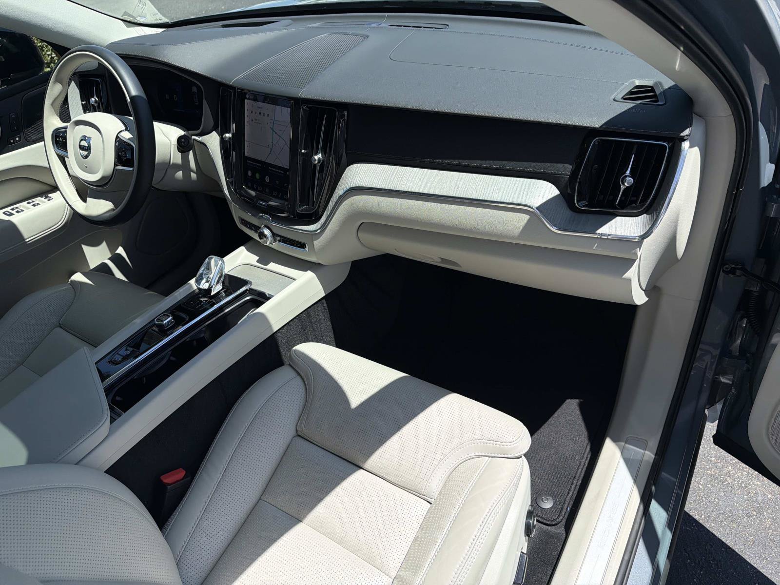 Certified 2023 Volvo XC60 T8 Ultimate w/ Climate Package AWD/4WD image 26