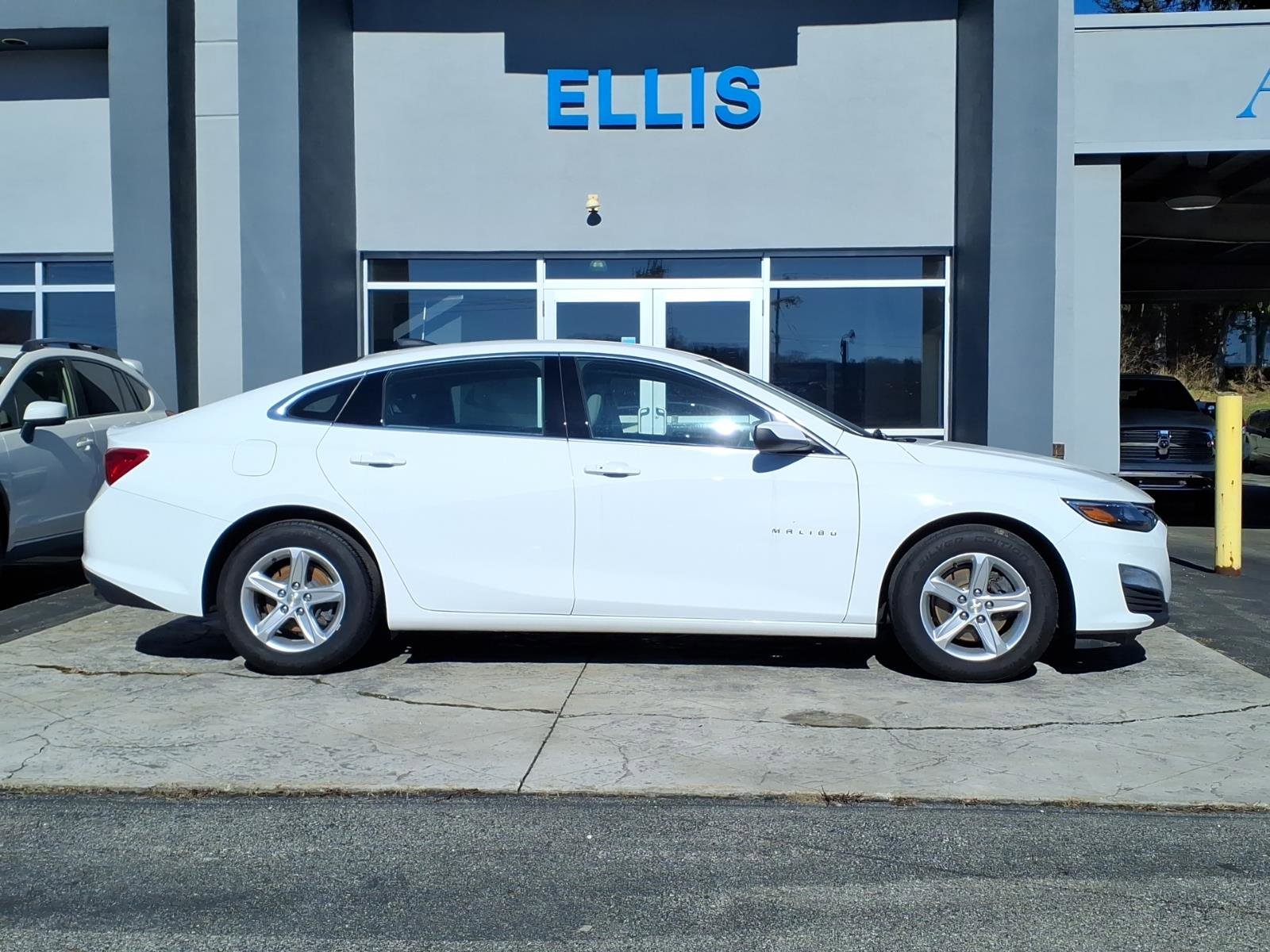 Used 2022 Chevrolet Malibu LS w/ Driver Confidence Package image 2