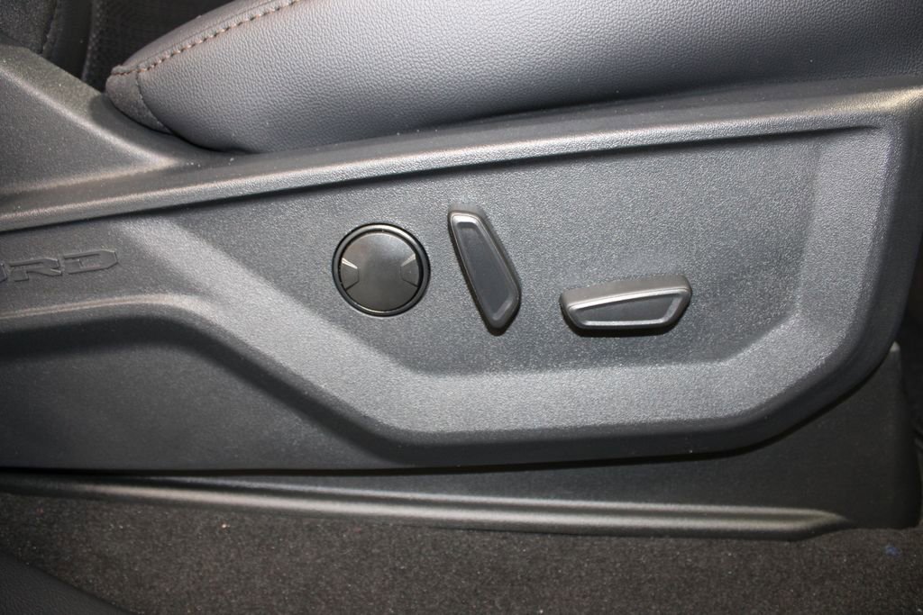 New 2026 Ford F250 Lariat w/ Black Appearance Package image 37