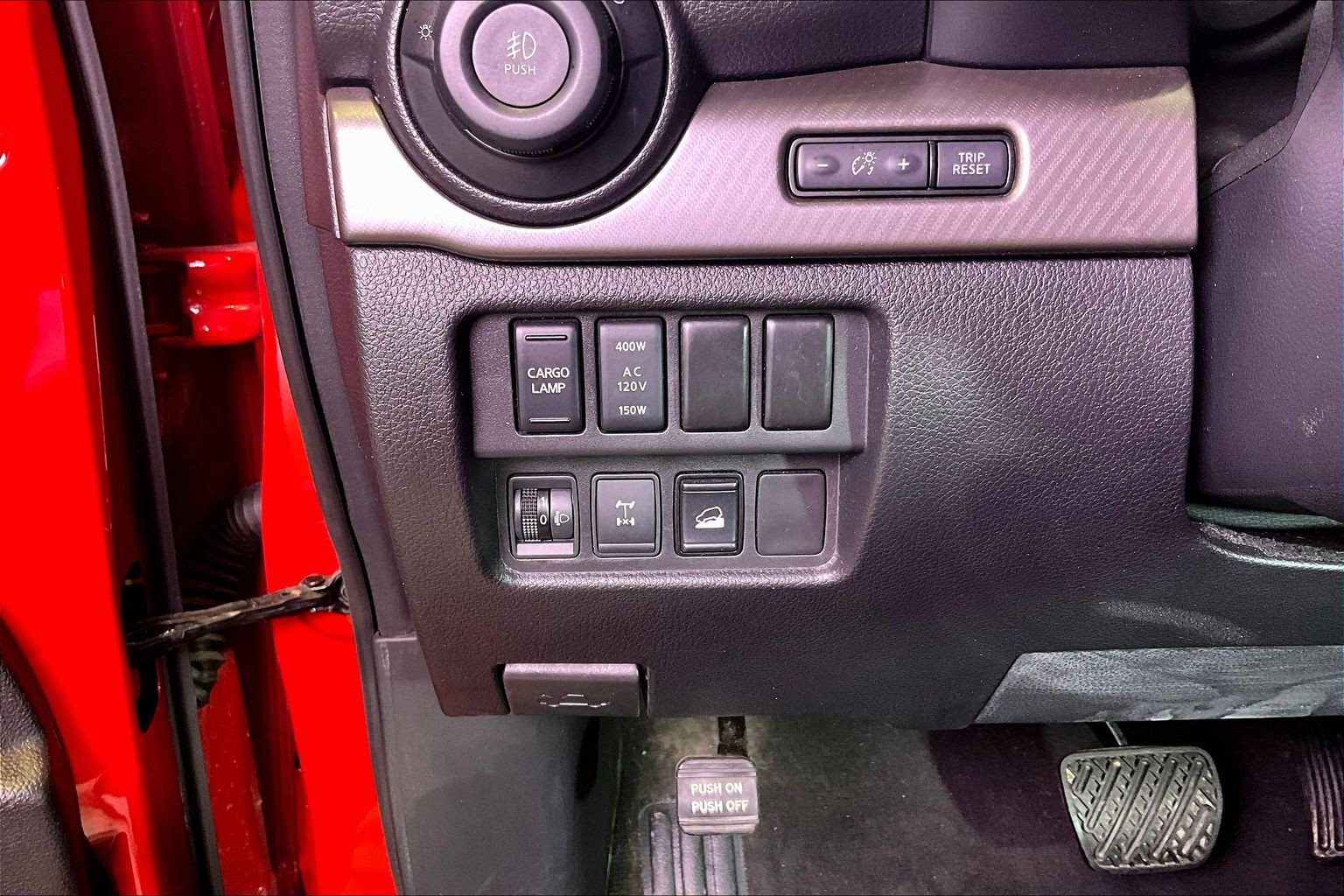 Used 2021 Nissan Titan PRO-4X w/ Pro-4x Convenience Package AWD/4WD image 18